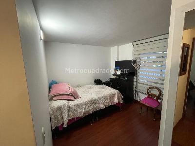 Apartamento de 3 alcobas en venta en Prado Veraniego Sur, Bogotá, 68 m² · foto 2 de 13