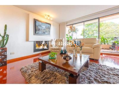 Apartamento de 4 alcobas en venta en Niza, Bogotá, 184 m² · foto 2 de 15