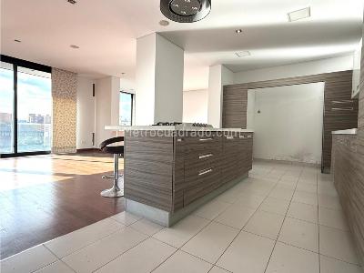 Apartamento de 4 alcobas en arriendo en Country Club, Bogotá, 280 m² · foto 2 de 9