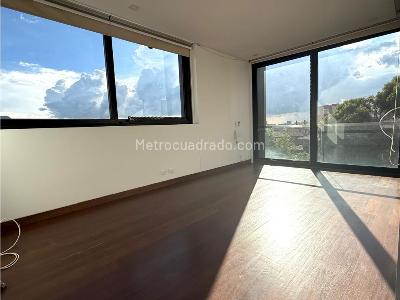 Apartamento de 4 alcobas en arriendo en Country Club, Bogotá, 280 m² · foto 4 de 9