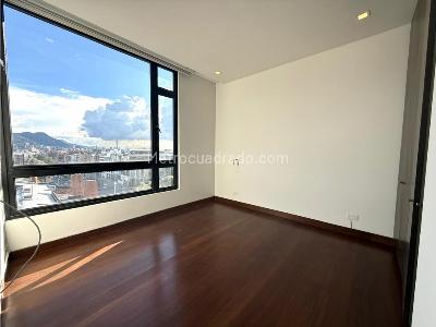 Apartamento de 4 alcobas en arriendo en Country Club, Bogotá, 280 m² · foto 7 de 9