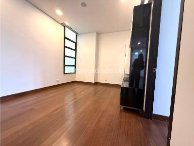 Apartamento de 4 alcobas en arriendo en Country Club, Bogotá, 280 m² · foto 9 de 9