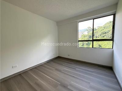 Apartamento en venta en Loma De Los Bernal, Medellín · foto 6 de 20