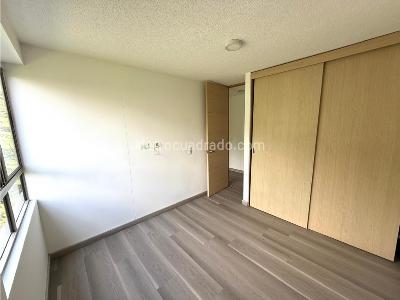 Apartamento en venta en Loma De Los Bernal, Medellín · foto 7 de 20
