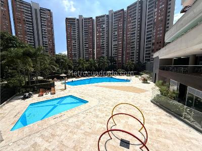 Apartamento en venta en Loma De Los Bernal, Medellín · foto 9 de 20
