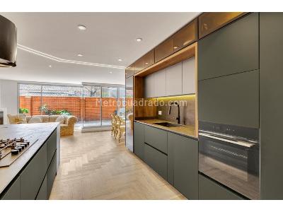 Apartamento de 3 alcobas en venta en Santa Barbara, Bogotá, 179 m² · foto 2 de 10