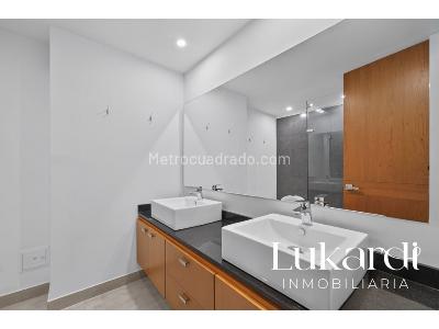 Apartamento de 3 alcobas en venta en Santa Barbara, Bogotá, 138 m² · foto 11 de 15