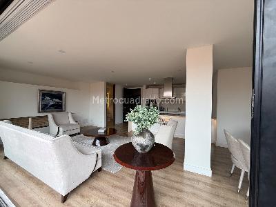 Apartamento de 3 alcobas en venta en La Carolina Country, Bogotá, 191 m² · foto 2 de 12