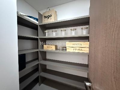 Apartamento de 3 alcobas en venta en La Carolina Country, Bogotá, 191 m² · foto 6 de 12