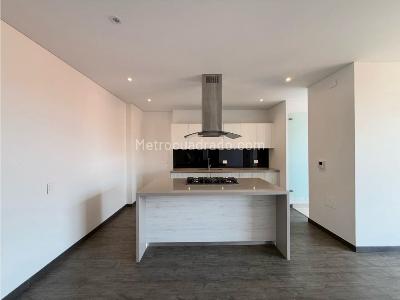 Apartamento de 3 alcobas en venta en Country Club, Bogotá, 160 m² · foto 5 de 15