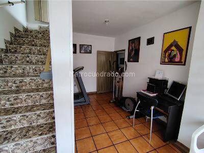 Casa de 5 alcobas en venta en Barrio La Cabaña, Armenia, 256 m² · foto 7 de 20