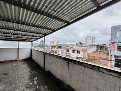 Casa de 5 alcobas en venta en Barrio La Cabaña, Armenia, 256 m² · foto 10 de 20