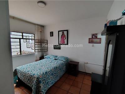 Casa de 5 alcobas en venta en Barrio La Cabaña, Armenia, 256 m² · foto 13 de 20