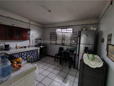 Casa de 5 alcobas en venta en Barrio La Cabaña, Armenia, 256 m² · foto 17 de 20