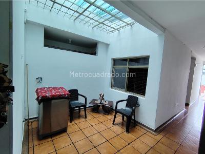Casa de 5 alcobas en venta en Barrio La Cabaña, Armenia, 256 m² · foto 18 de 20