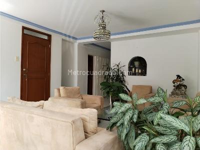 Casa de 5 alcobas en venta en Fundadores, Armenia, 280 m² · foto 3 de 19