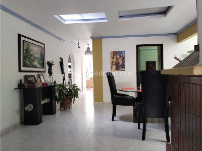 Casa de 5 alcobas en venta en Fundadores, Armenia, 280 m² · foto 5 de 19