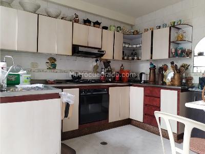 Casa de 5 alcobas en venta en Fundadores, Armenia, 280 m² · foto 6 de 19