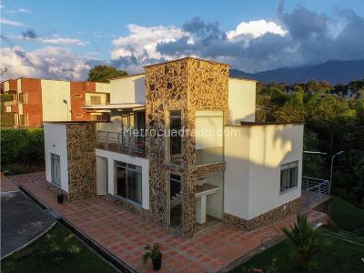 Casa de 4 alcobas en venta en Barcelona, Armenia, 1745 m² · foto 2 de 16
