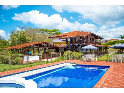 Casa de 5 alcobas en venta en Km 1 Via Armenia Montenegro, Armenia · foto 6 de 20
