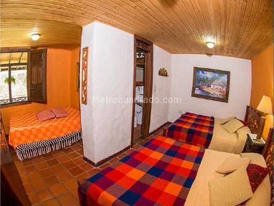 Casa de 5 alcobas en venta en Km 1 Via Armenia Montenegro, Armenia · foto 8 de 20
