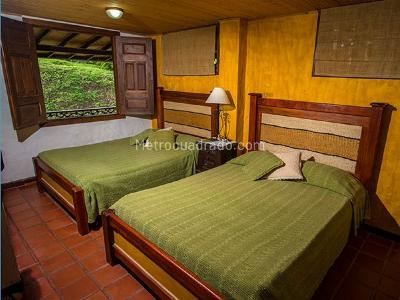 Casa de 5 alcobas en venta en Km 1 Via Armenia Montenegro, Armenia · foto 12 de 20
