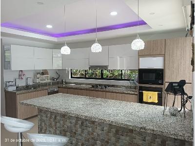 Casa de 4 alcobas en venta en Via Circasia, Armenia, 300 m² · foto 4 de 20