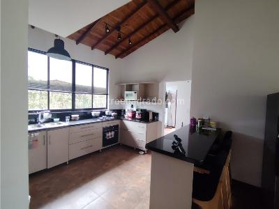 Casa de 4 alcobas en venta en Kilometro 1 Via Armenia, Armenia, 1810 m² · foto 11 de 20