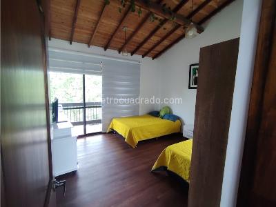 Casa de 4 alcobas en venta en Kilometro 1 Via Armenia, Armenia, 1810 m² · foto 18 de 20
