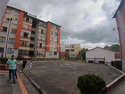 Apartamento de 3 alcobas en venta en Yulima, Armenia, 80 m² · foto 2 de 18