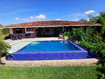 Casa de 5 alcobas en venta en Km 1 Via Armenia Montenegro, Armenia, 440 m² · foto 3 de 20