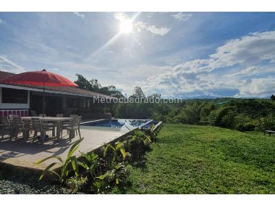 Casa de 5 alcobas en venta en Km 1 Via Armenia Montenegro, Armenia, 440 m² · foto 12 de 20