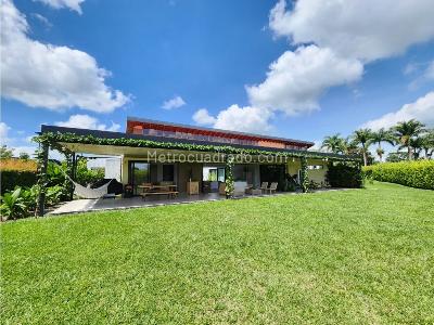 Casa de 4 alcobas en venta en Club Campestre, Armenia, 375 m² · foto 2 de 20