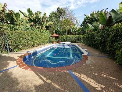 Casa de 5 alcobas en venta en Via Aeropuerto El Eden, Armenia, 300 m² · foto 2 de 17