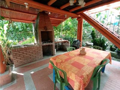 Casa de 5 alcobas en venta en Via Aeropuerto El Eden, Armenia, 300 m² · foto 3 de 17