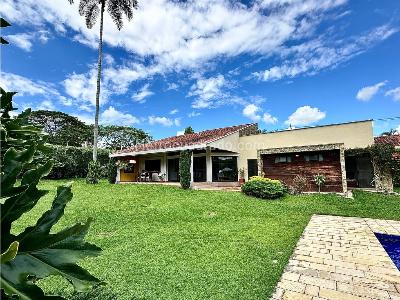 Casa de 5 alcobas en venta en Km 1 5 Via Club Campestre, Armenia, 500 m² · foto 3 de 20