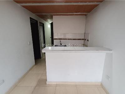 Casa de 5 alcobas en venta en Fundadores, Armenia, 106 m² · foto 3 de 16