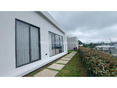 Casa de 4 alcobas en venta en Km7 Via Armenia Pereira, Armenia, 250 m² · foto 2 de 20