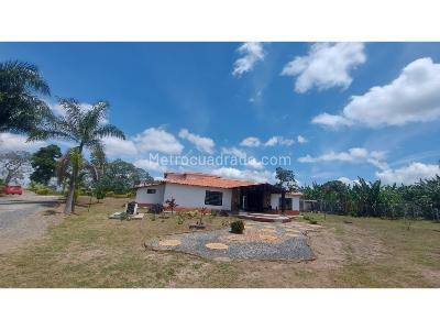 Casa de 4 alcobas en venta en Km 3 Via Circasia, Armenia, 340 m² · foto 2 de 20