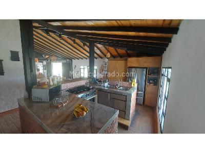 Casa de 4 alcobas en venta en Km 3 Via Circasia, Armenia, 340 m² · foto 13 de 20