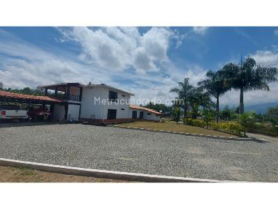 Casa de 4 alcobas en venta en Km 3 Via Circasia, Armenia, 340 m² · foto 17 de 20