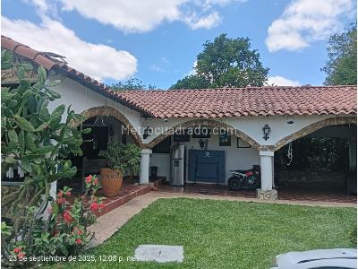 Casa de 5 alcobas en venta en Km 1 5 Via Al Aeropuerto, Armenia, 318 m² · foto 5 de 19