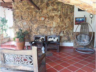 Casa de 5 alcobas en venta en Km 1 5 Via Al Aeropuerto, Armenia, 318 m² · foto 13 de 19