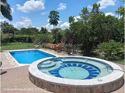 Casa de 5 alcobas en venta en Km 1 5 Via Al Aeropuerto, Armenia, 318 m² · foto 2 de 19
