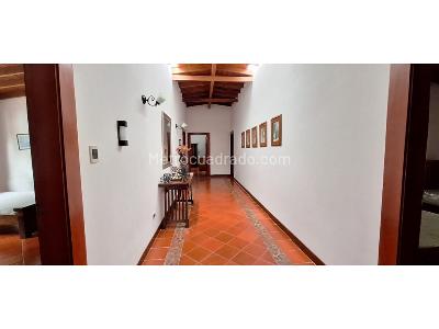 Casa de 5 alcobas en venta en Club Campestre, Armenia · foto 11 de 20