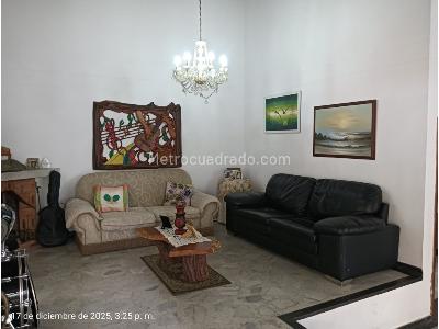 Casa de 5 alcobas en venta en Kilometro 1 Via Armenia, Armenia, 468 m² · foto 2 de 20