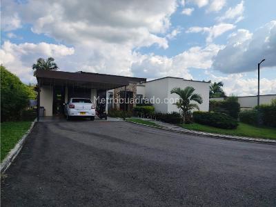 Casa de 5 alcobas en venta en Km 1 5 Via Club Campestre, Armenia, 308 m² · foto 2 de 20