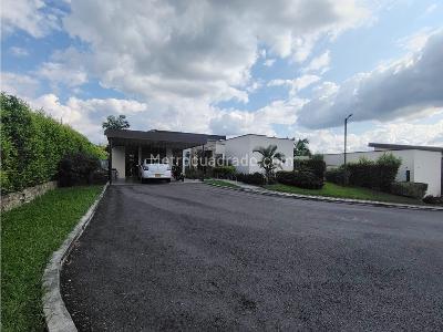 Casa de 5 alcobas en venta en Km 1 5 Via Club Campestre, Armenia, 308 m² · foto 3 de 20