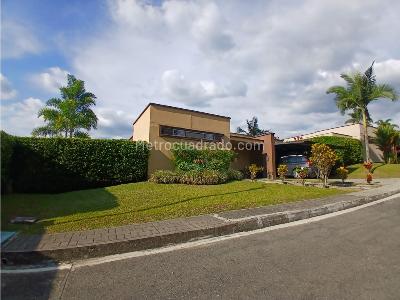 Casa de 4 alcobas en venta en Caimo, Armenia, 704 m² · foto 2 de 20