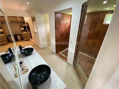 Casa de 4 alcobas en venta en Club Campestre, Armenia · foto 19 de 20
